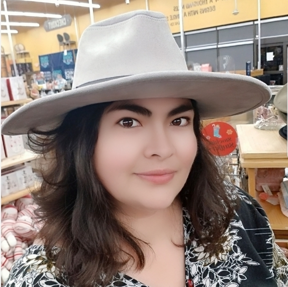 Meet your Poshmark Ambassador, Ivy - Picture 16 of 16